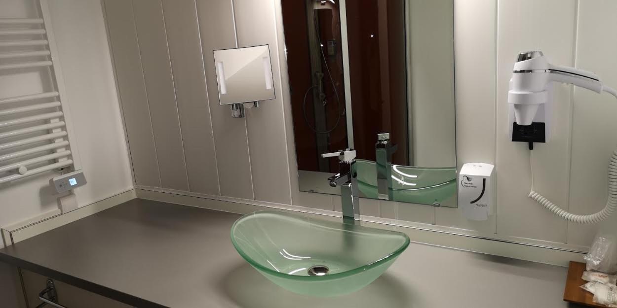 Du Cheval Blanc Hotel 3*